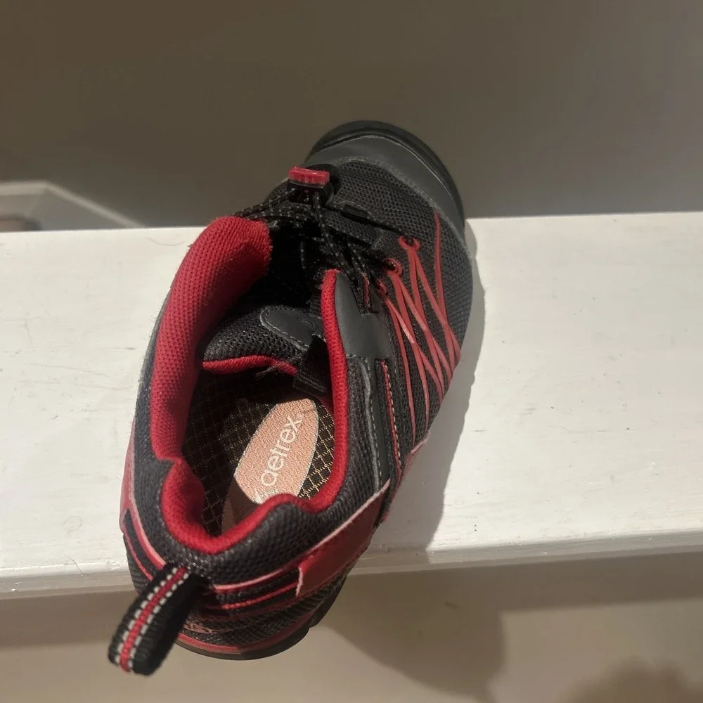 Women's KEEN lace-up sneakers black & red contour arch tennis shoes US size 6